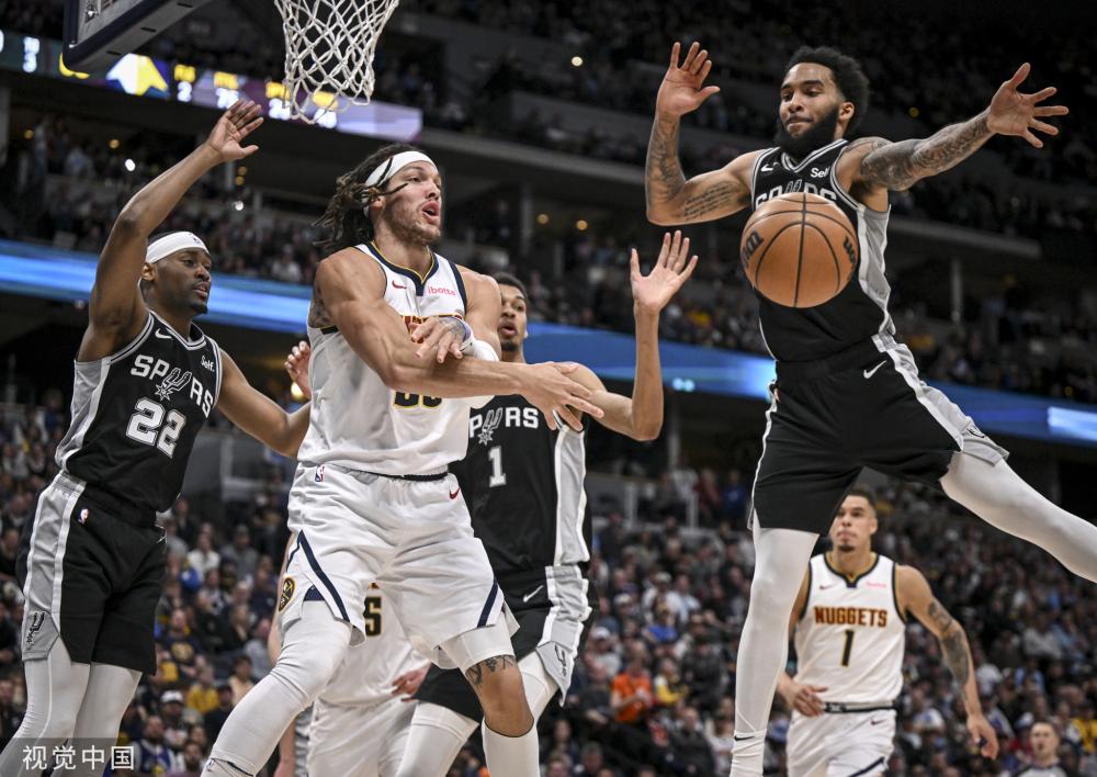 表现出了超 表现出了超