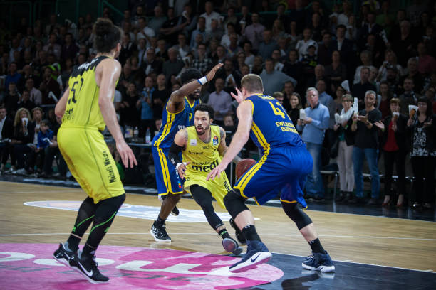 库里能放缓 库里能放缓